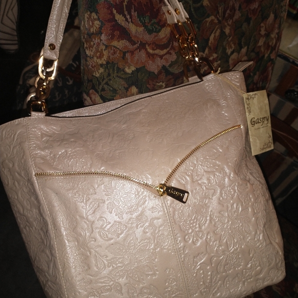 STUNNING AND UNIQUE "GASPY" LEATHER HANDBAG "MOLLY" CREAM COLOR. - Picture 10 of 16
